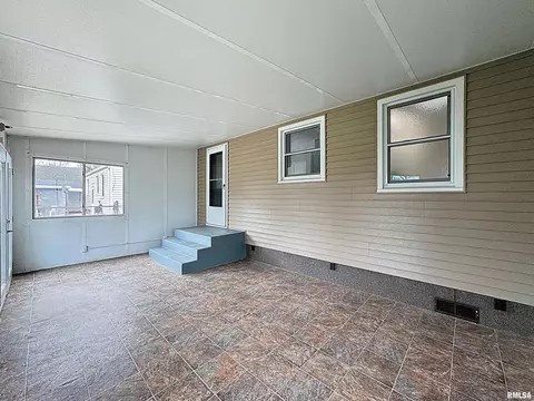 828 47th St, Moline, IL 61265 photo 30