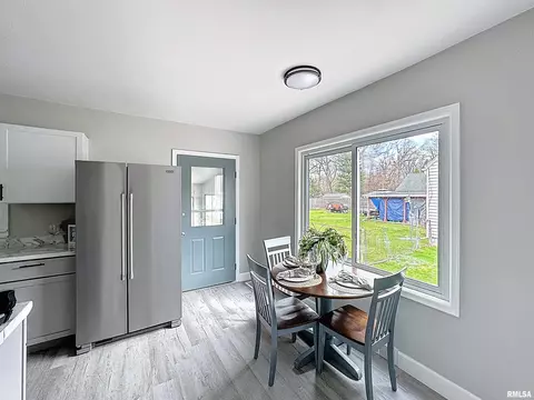 828 47th St, Moline, IL 61265 photo 7
