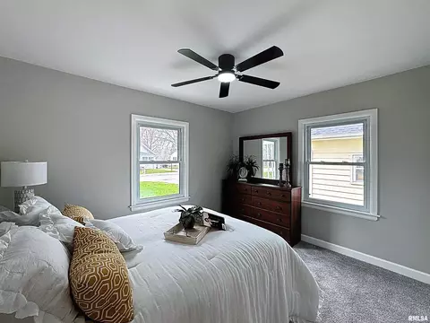 828 47th St, Moline, IL 61265 photo 13