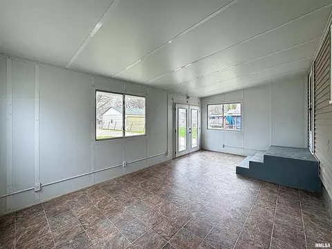 828 47th St, Moline, IL 61265 photo 31