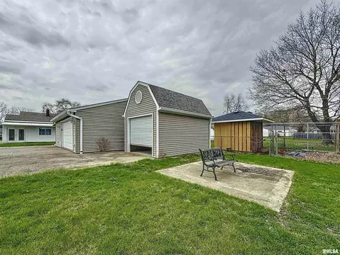 828 47th St, Moline, IL 61265 photo 38