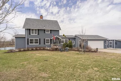 1660 Yankee Ave, Blue Grass, IA 52726