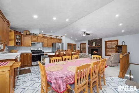 8861 E 1000th St, Cambridge, IL 61238 photo 17
