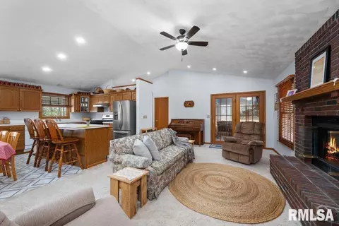 8861 E 1000th St, Cambridge, IL 61238 photo 13