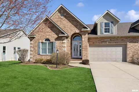 3164 Meridith Way, Bettendorf, IA 52722