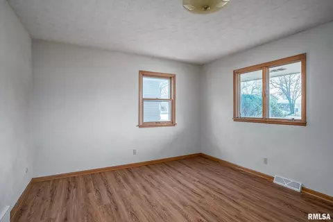 1009 6th Ave, Silvis, IL 61282 photo 13