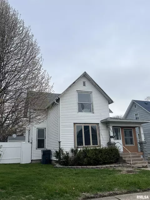 510 6th Ave N, Clinton, IA 52732