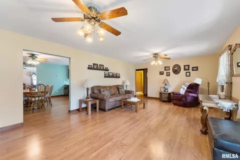 807 NW 3rd Ave, Aledo, IL 61231 photo 17