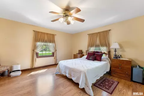 807 NW 3rd Ave, Aledo, IL 61231 photo 4
