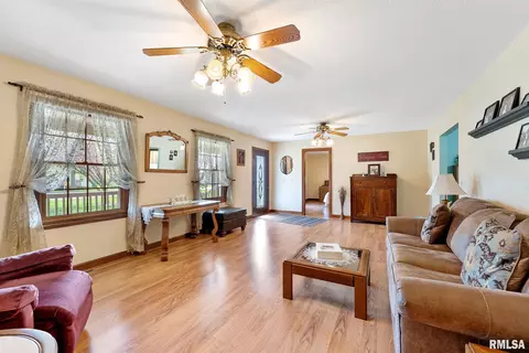 807 NW 3rd Ave, Aledo, IL 61231 photo 18