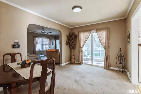 2393 24th St, Moline, IL 61265 photo 9