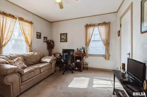 2393 24th St, Moline, IL 61265 photo 18