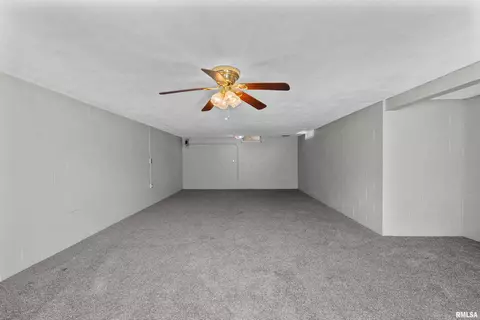 905 33rd Ave, Moline, IL 61265 photo 21