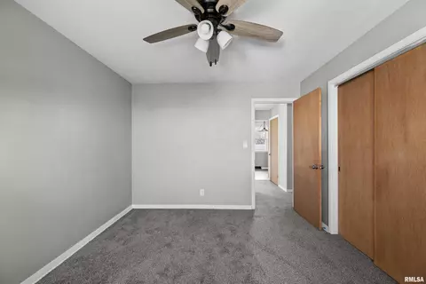 905 33rd Ave, Moline, IL 61265 photo 12