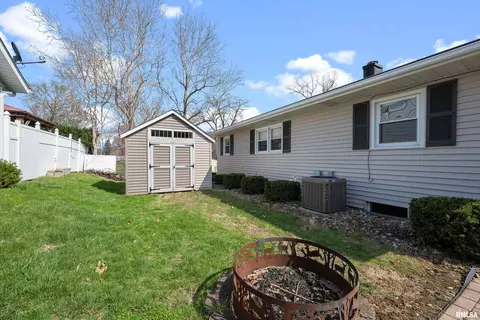 905 33rd Ave, Moline, IL 61265 photo 26