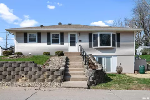 905 33rd Ave, Moline, IL 61265