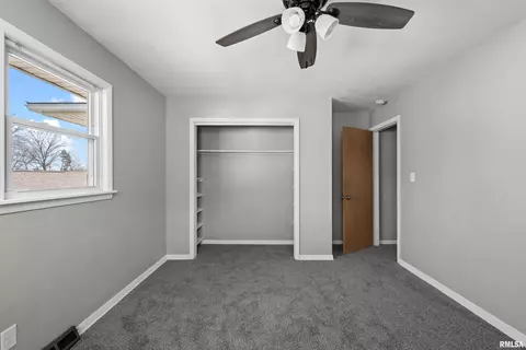 905 33rd Ave, Moline, IL 61265 photo 13