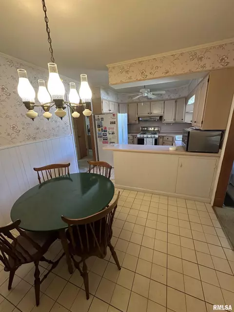 197 Circle Dr, Herrin, IL 62948 photo 8