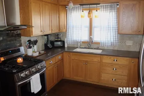 320 E Church St, Kewanee, IL 61443 photo 27