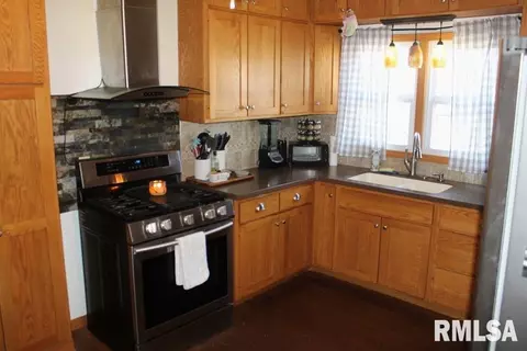 320 E Church St, Kewanee, IL 61443 photo 28