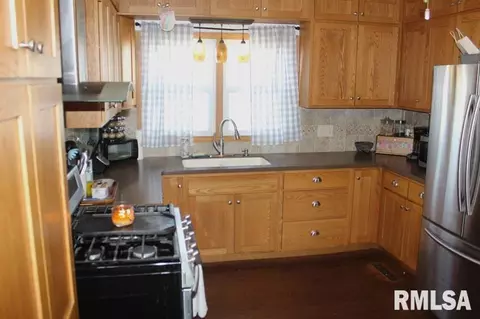 320 E Church St, Kewanee, IL 61443 photo 22