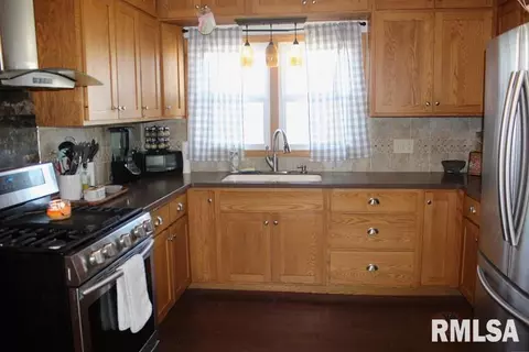 320 E Church St, Kewanee, IL 61443 photo 24