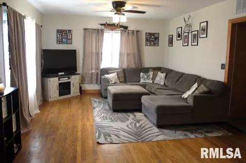 320 E Church St, Kewanee, IL 61443 photo 18