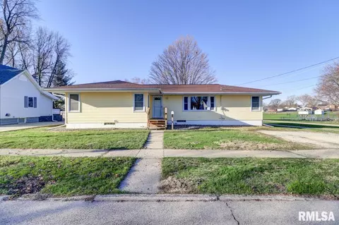 307 E Winfield St, Morrison, IL 61270