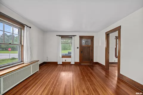 408 E Henry St, Atkinson, IL 61235 photo 6