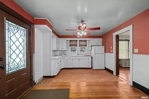 408 E Henry St, Atkinson, IL 61235 photo 5