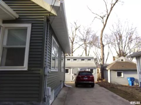 4921 5th Ave, Moline, IL 61265 photo 2