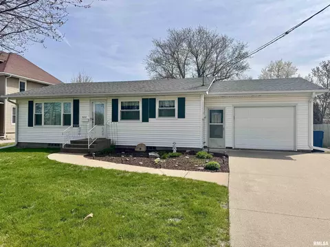 620 NE 3rd Ave, Aledo, IL 61231 photo 2