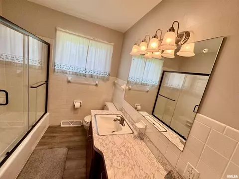 620 NE 3rd Ave, Aledo, IL 61231 photo 10