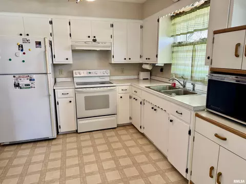 620 NE 3rd Ave, Aledo, IL 61231 photo 8