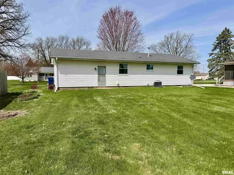 620 NE 3rd Ave, Aledo, IL 61231 photo 18
