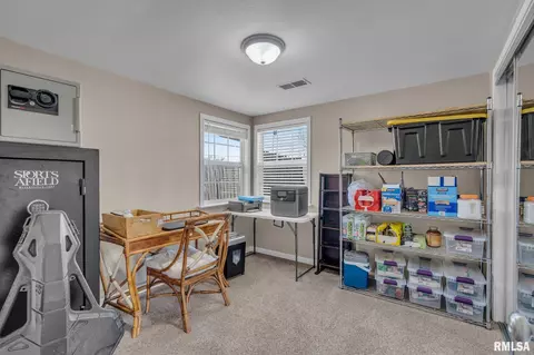 2404 8th St, Silvis, IL 61282 photo 18