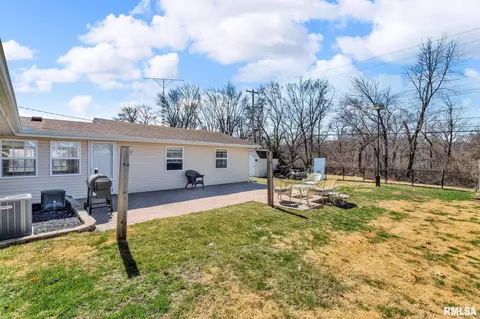 2404 8th St, Silvis, IL 61282 photo 24