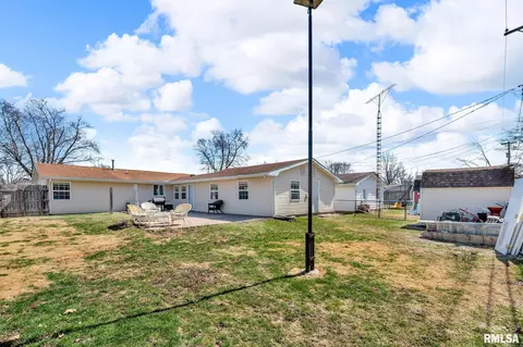 2404 8th St, Silvis, IL 61282 photo 23