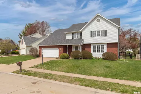 1722 Cindy Ct, Bettendorf, IA 52722