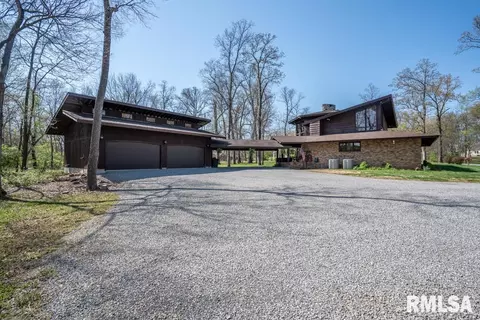 509 Forest Dr, Herrin, IL 62948 photo 3