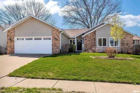 2535 Chesterfield Dr, Bettendorf, IA 52722