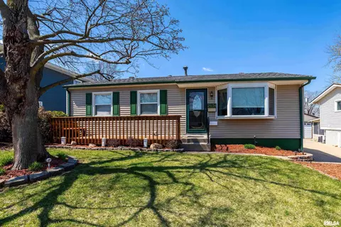2634 N Gayman Ave, Davenport, IA 52804