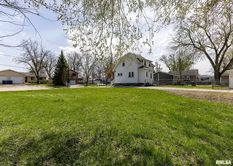 2119 44th St, Moline, IL 61265 photo 4