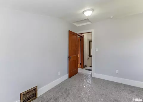 2119 44th St, Moline, IL 61265 photo 19