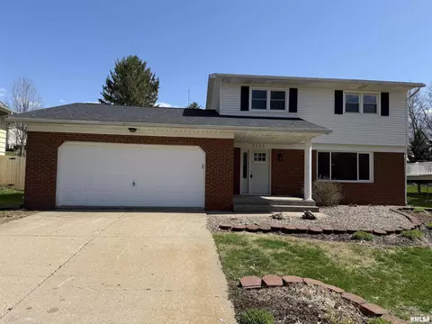 2717 Stafford Blvd, Bettendorf, IA 52722