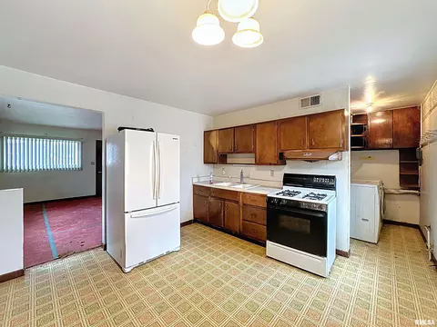 449 E 6th St, Milan, IL 61264 photo 12