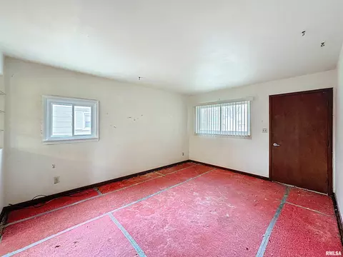 449 E 6th St, Milan, IL 61264 photo 8