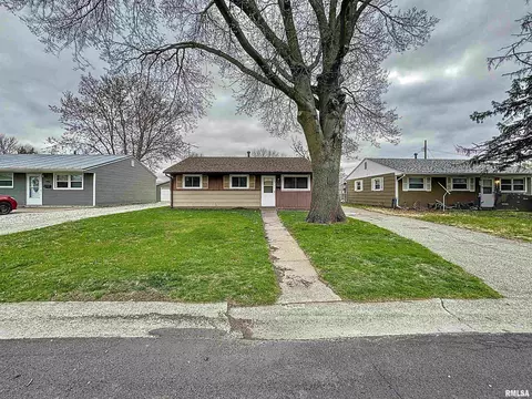 449 E 6th St, Milan, IL 61264