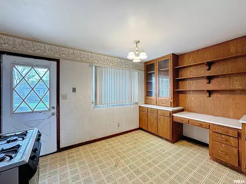 449 E 6th St, Milan, IL 61264 photo 10