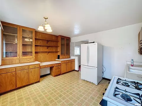 449 E 6th St, Milan, IL 61264 photo 9